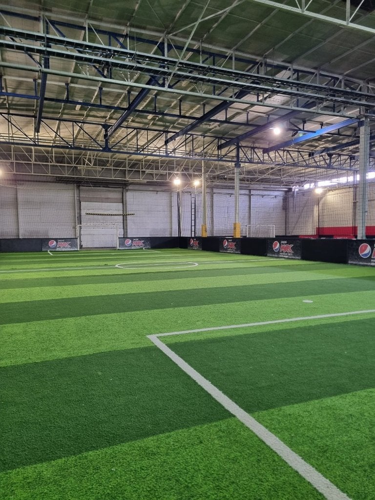 Centre foot indoor Sint-Niklaas - équipement + bail, Enlèvement