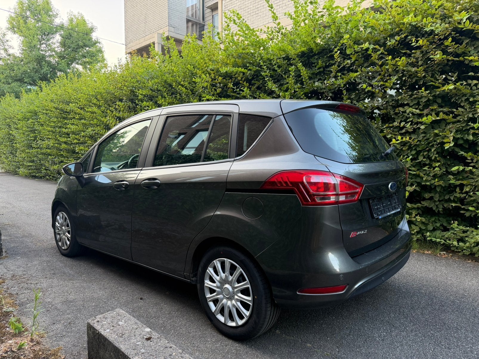 Ford B-Max 1.0 essence avec seulement 83.000 km - GARANTIE 2, Autos, Euro 6, Entreprise, Autres couleurs, Noir