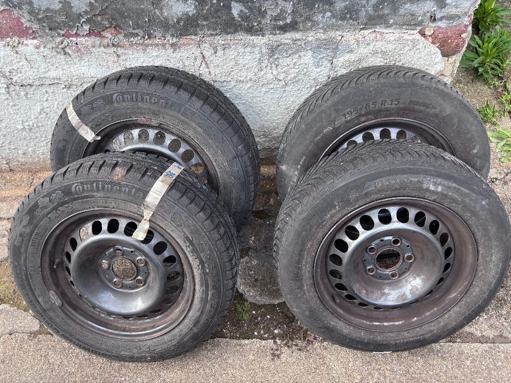 Pneu et jantes Golf 195/65R15 5x112, Autos : Pièces & Accessoires, 15 pouces, Pneus et Jantes, Pneus hiver, Véhicule utilitaire