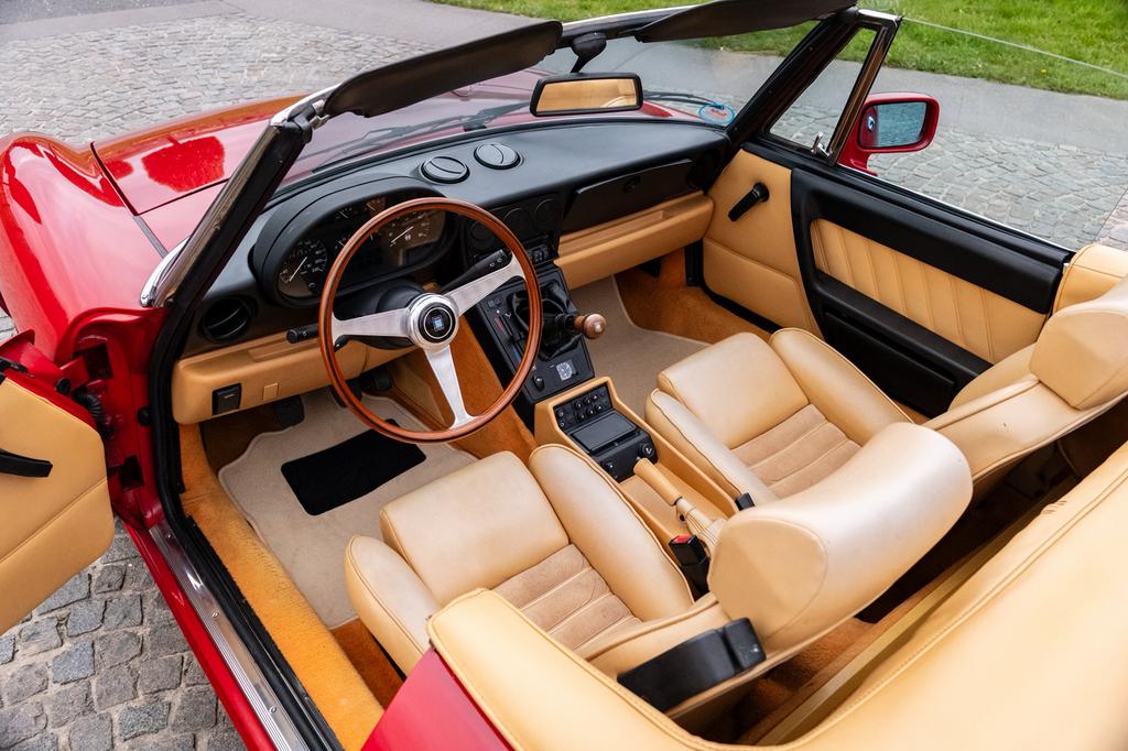 Alfa Romeo Spider 1991 photo 2