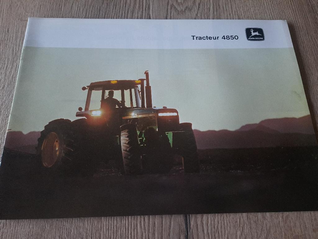 FOLDERS  TRACTOR JOHN DEERE  4850-4650-4450, Boeken, Catalogussen en Folders, Ophalen of Verzenden, Zo goed als nieuw