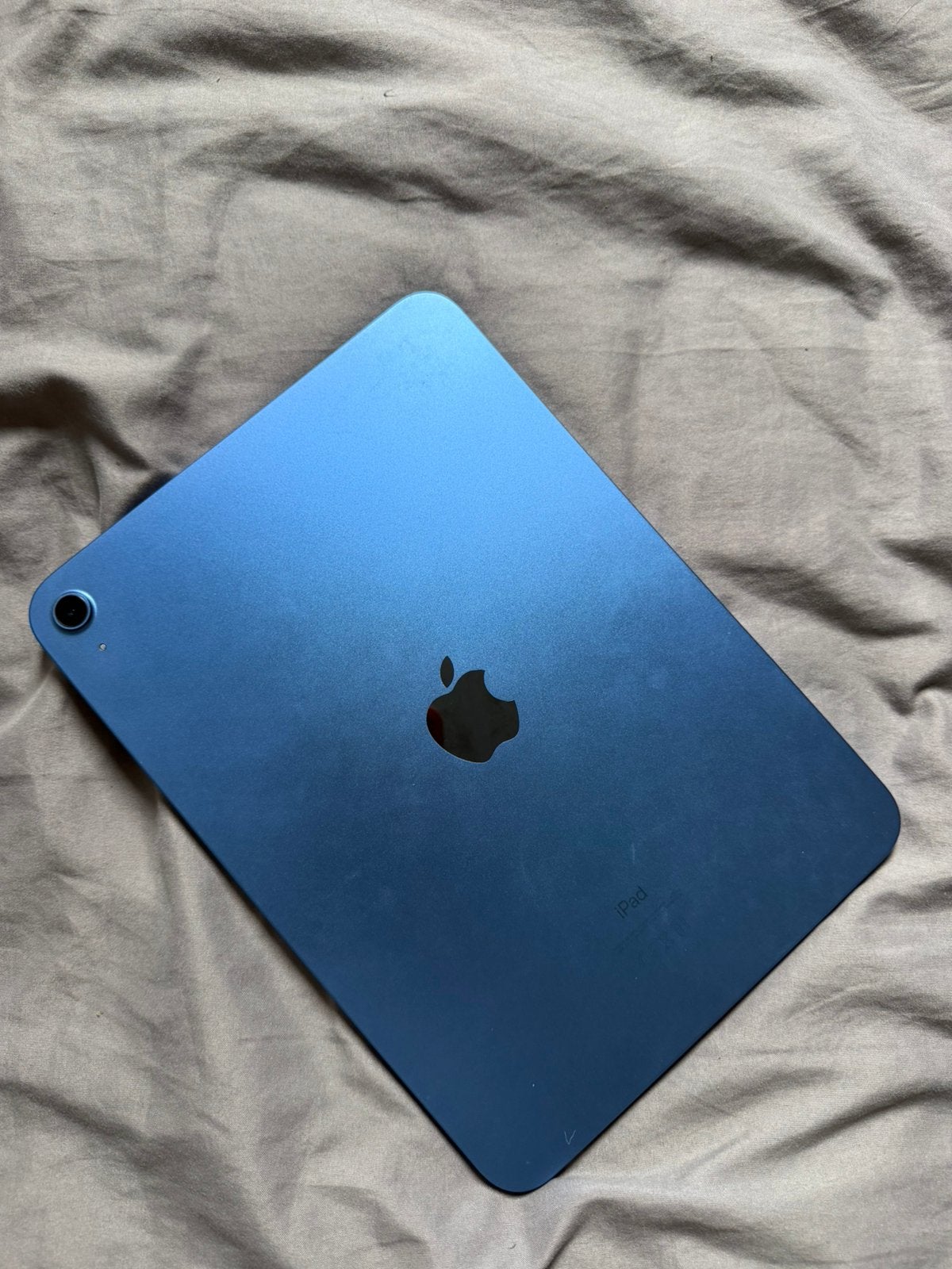 Apple Ipad 10e generation 64GB Blauw + Bluetooth toetsenbord, Informatique & Logiciels, Apple iPad Tablettes, Apple iPad, Comme neuf