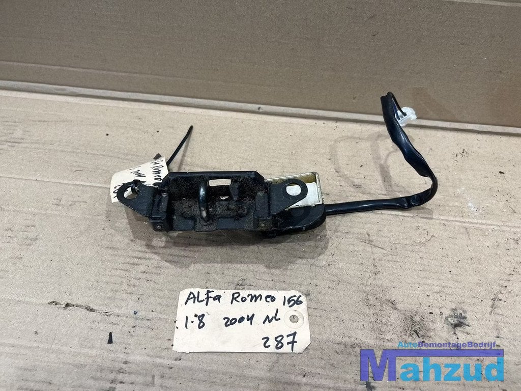 ALFA ROMEO 156 Sedan achterklep slot houder 1997-2005, Gebruikt, Dpofca@stellantis.com, Stellantis Europe S.p.A., Alfa Romeo
