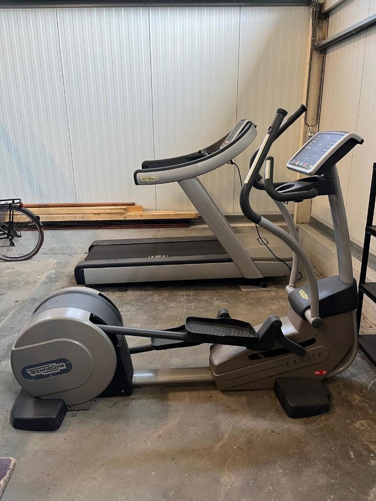 Technogym: Run Now 700 Loopband + Synchro 700 Crosstrainer, Ophalen of Verzenden, Zo goed als nieuw