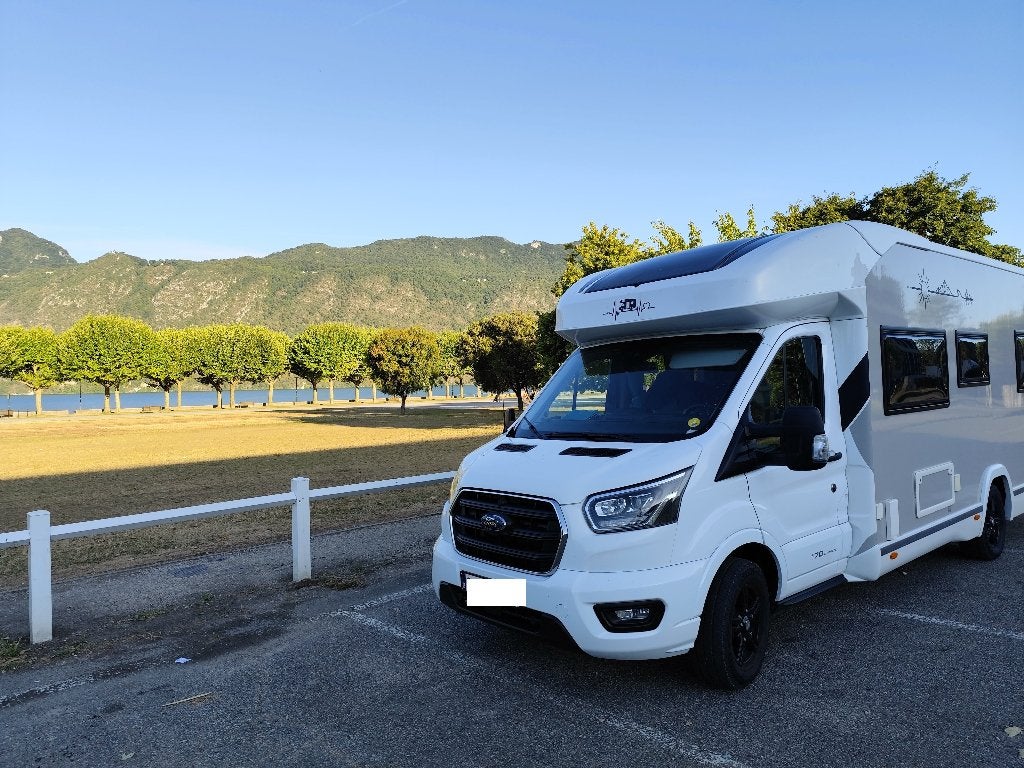 Camping car Challenger 396 Graphite Premium 170CV Auto, Jusqu'à 5, Toilette à cassette, Ford, Diesel