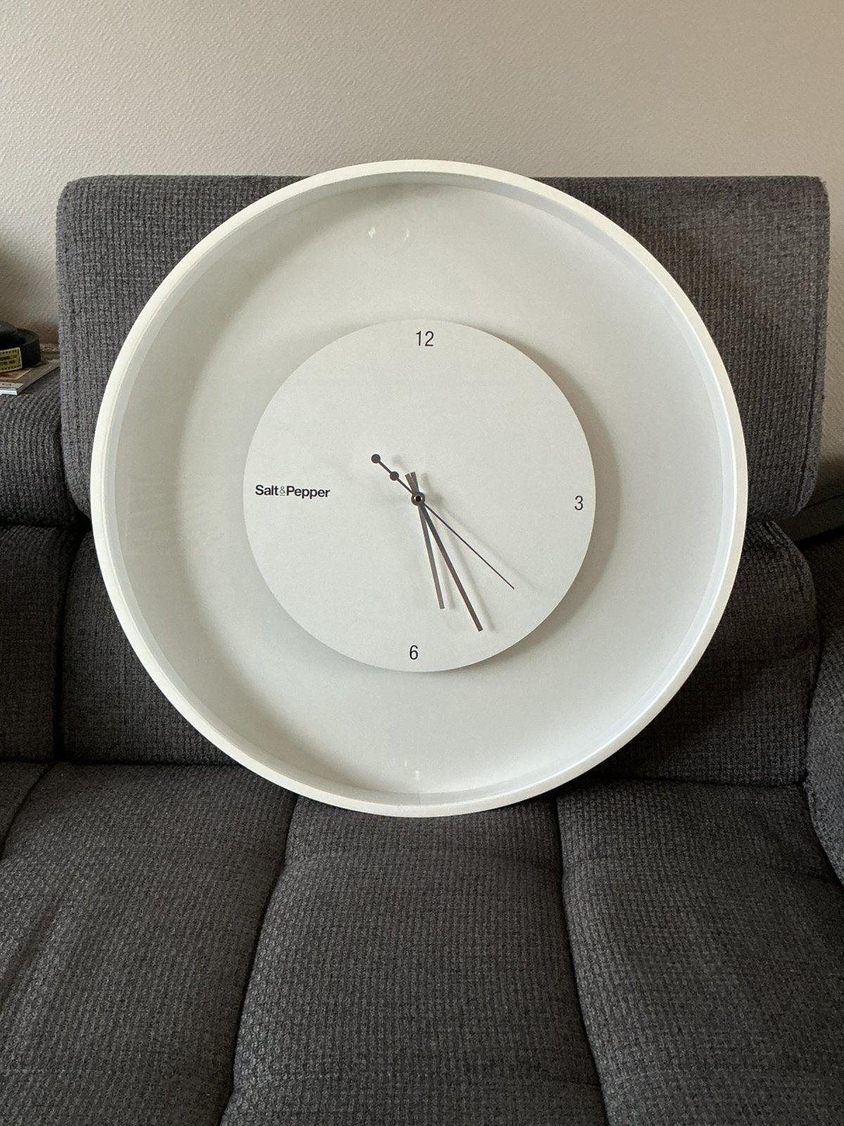 Horloge murale Salt & Pepper, Enlèvement