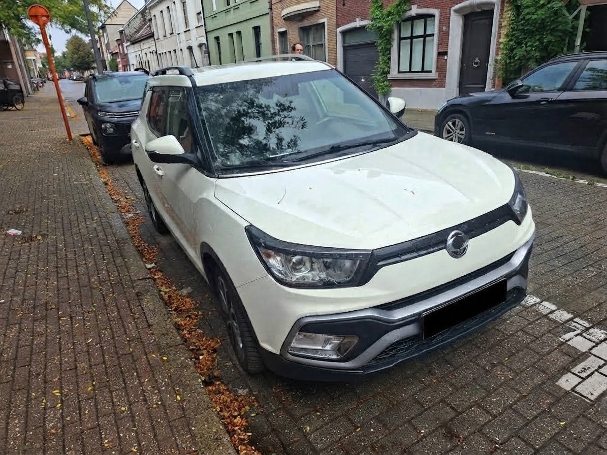 Mooie Ssangyong XLV bouwjaar 2018 met zeer weinig kilometers, Auto's, 4 cilinders, XLV, 1600 cc, Leder en Stof