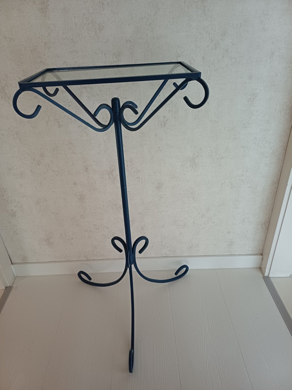 Siertafeltje, blauw met glazen blad., Ophalen