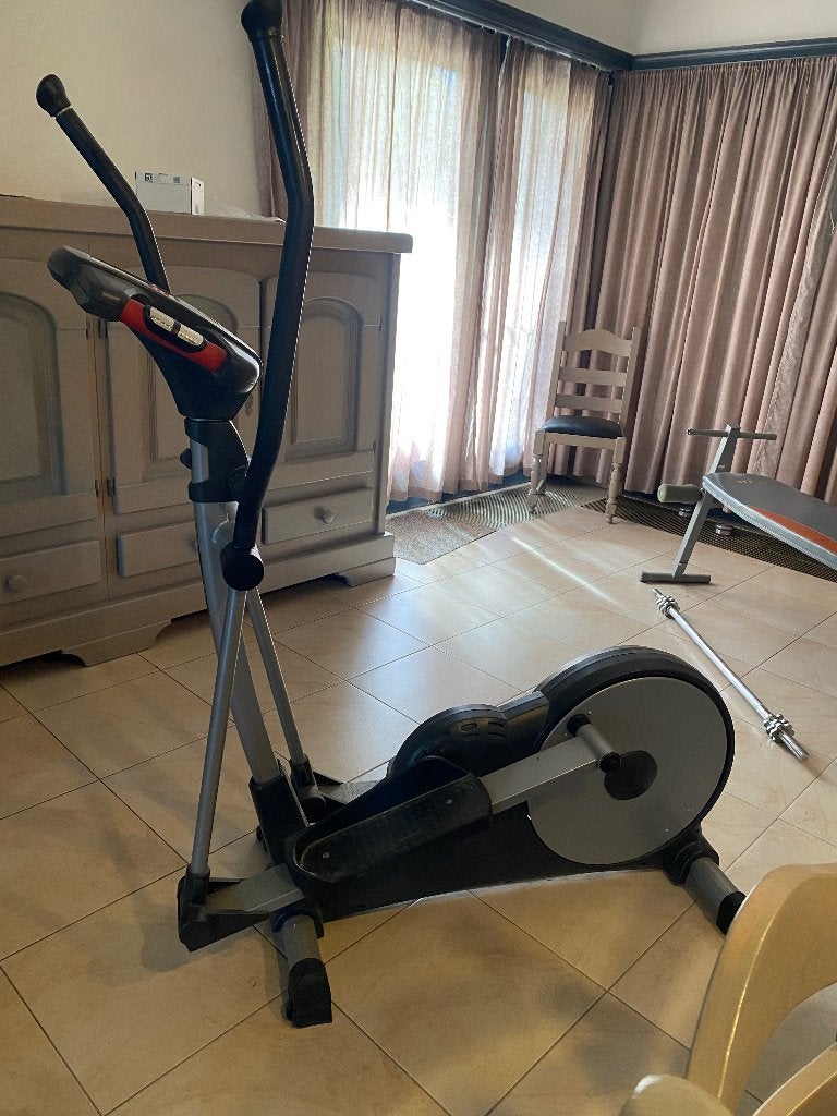 Fitness toestellen, Sport en Fitness, Ophalen, Kunststof, Gebruikt, Crosstrainer