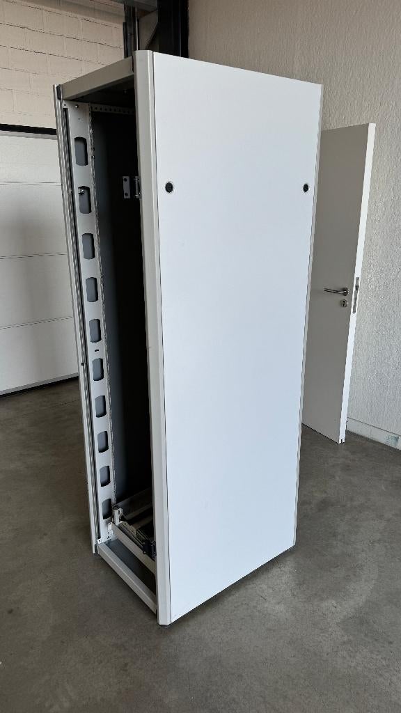 server patchkast, Computers en Software, Ophalen, Zo goed als nieuw