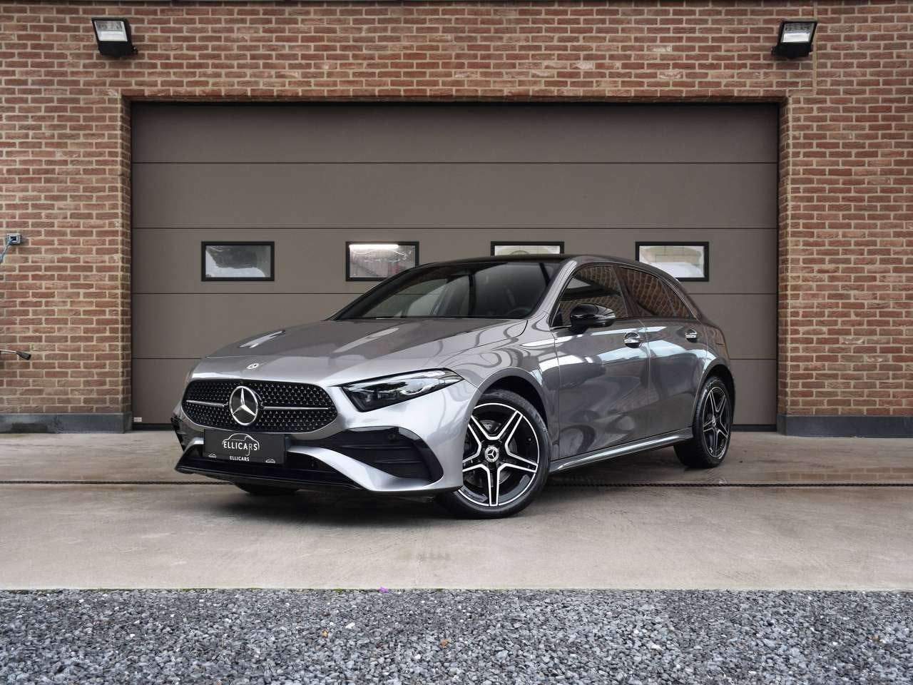 Mercedes-Benz A 250 e PHEV AMG Line, Auto's, Mercedes-Benz, Bedrijf, A-Klasse, 360° camera, ABS, Airbags, Airconditioning, Alarm