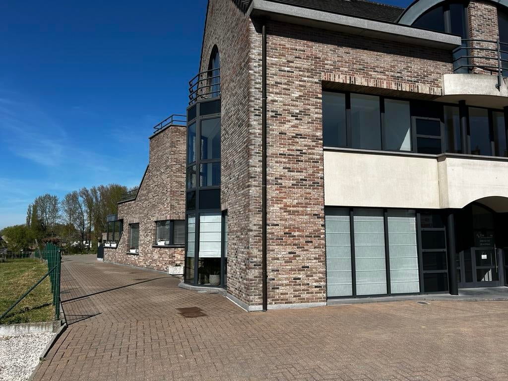 Lichtrijk appartement met 1 slaapkamer en garage, Immo, 50 m² of meer, Provincie Oost-Vlaanderen
