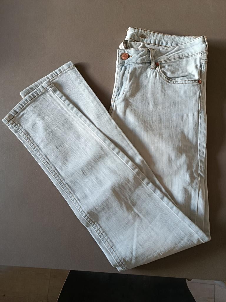 Lichtblauw jeans in héél goede staat. Maat 40 (valt als 36), Vêtements | Femmes, Jeans, Comme neuf, Enlèvement, Bleu, Mango jeans