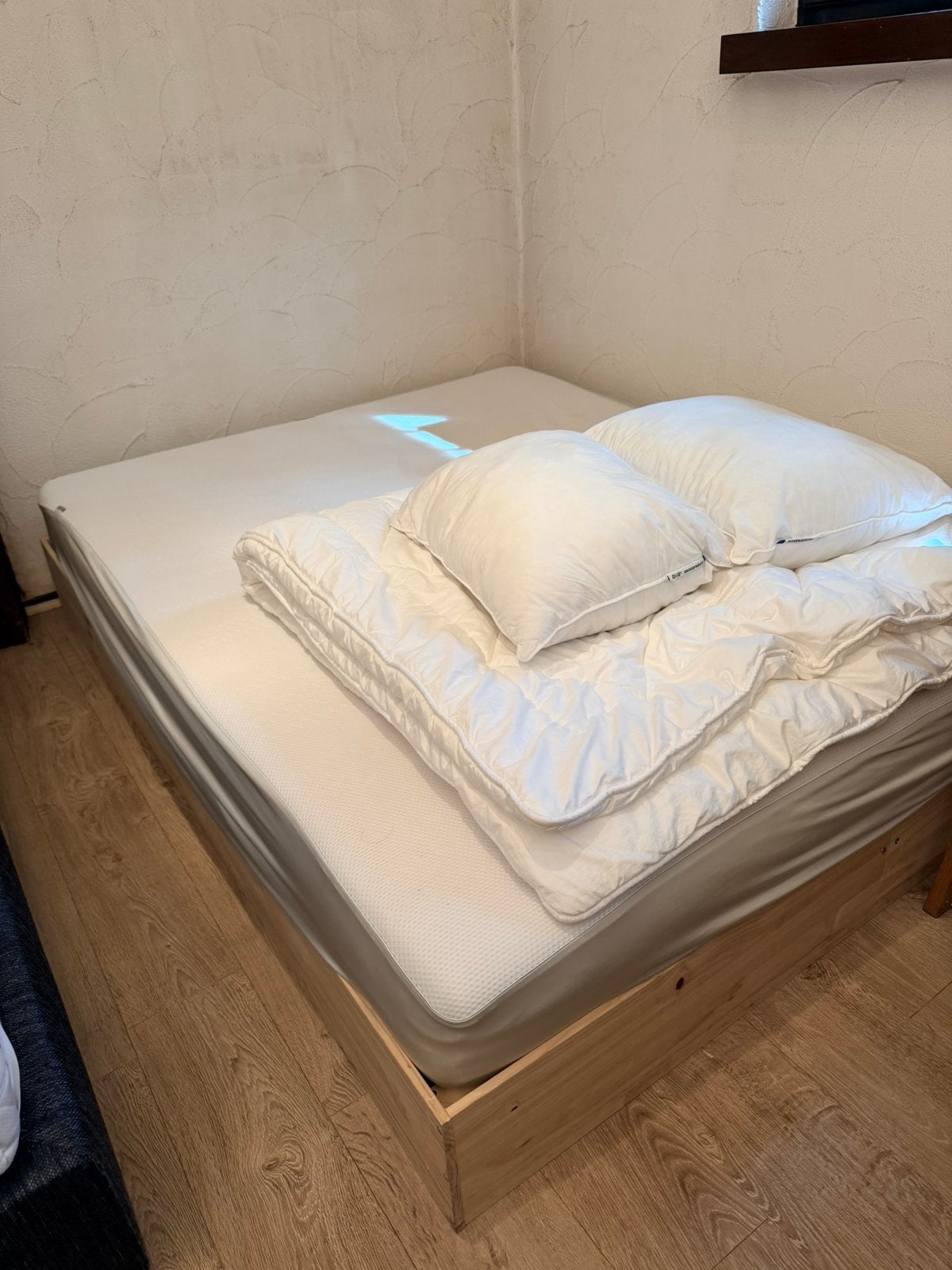 Dubbel bed 180 incl matras en beschemer, Huis en Inrichting, Slaapkamer | Matrassen en Bedbodems, Ophalen, Gebruikt, Matras