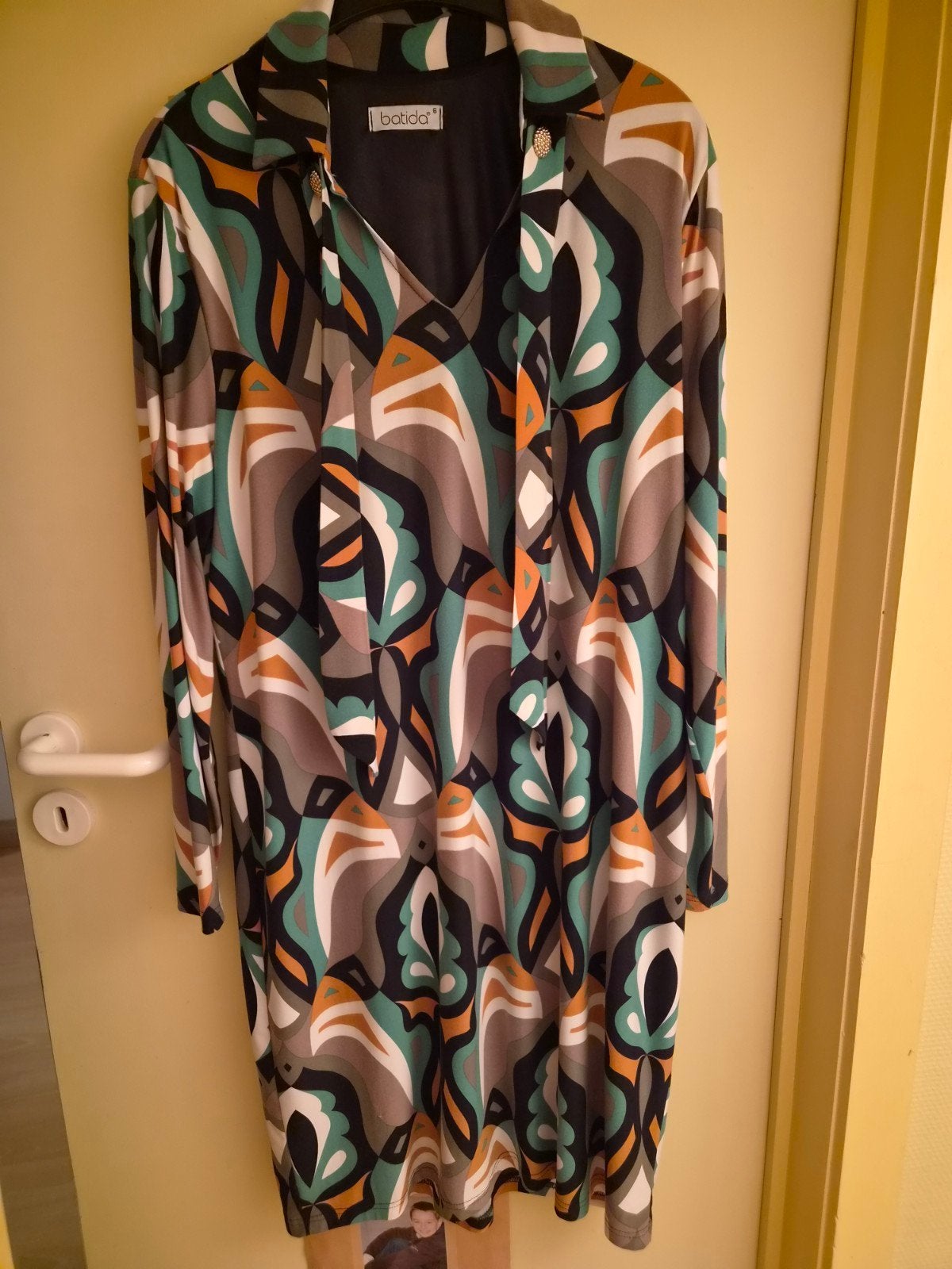 kleedje batida maat 06, Kleding | Dames, Meerkleurig, Jurk, Nieuw, Ophalen of Verzenden
