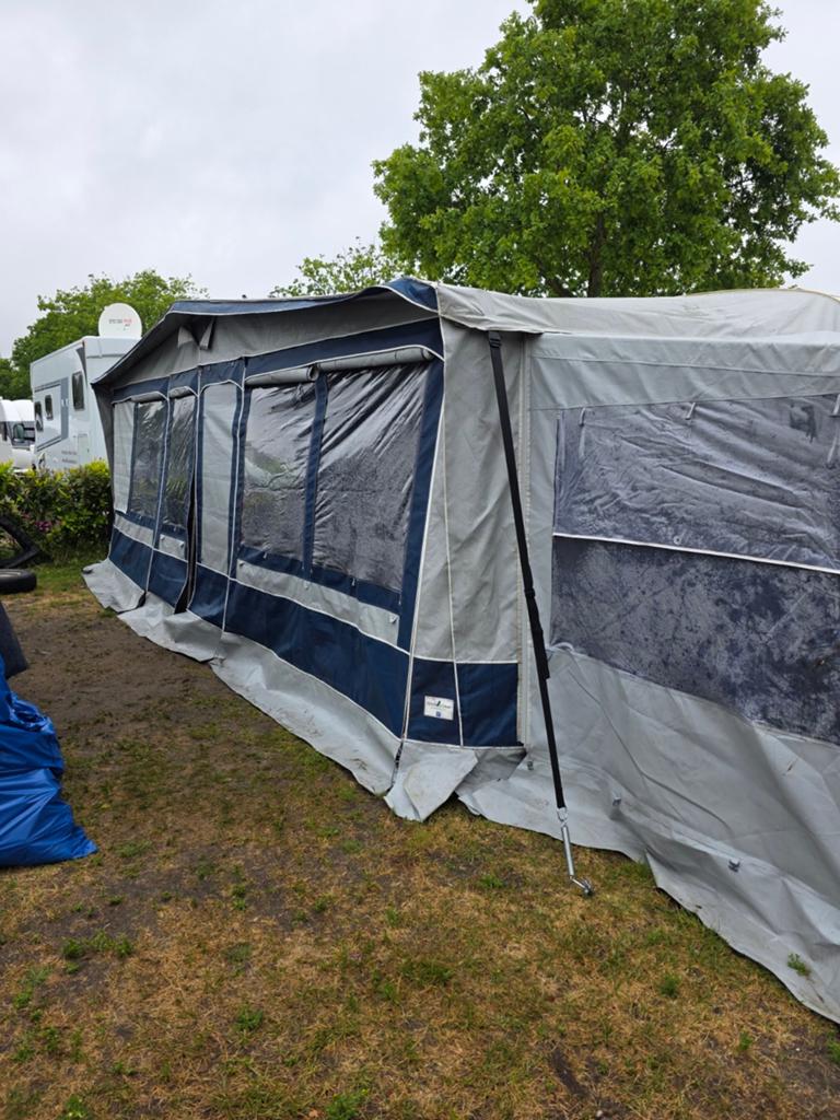 Voortent, Caravans en Kamperen, Ophalen