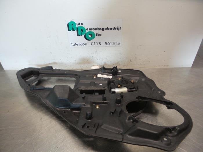 Mécanique vitre 4portes arrière gauche d'un Mazda 6 (6 02-, -, Mazda, Utilisé, -