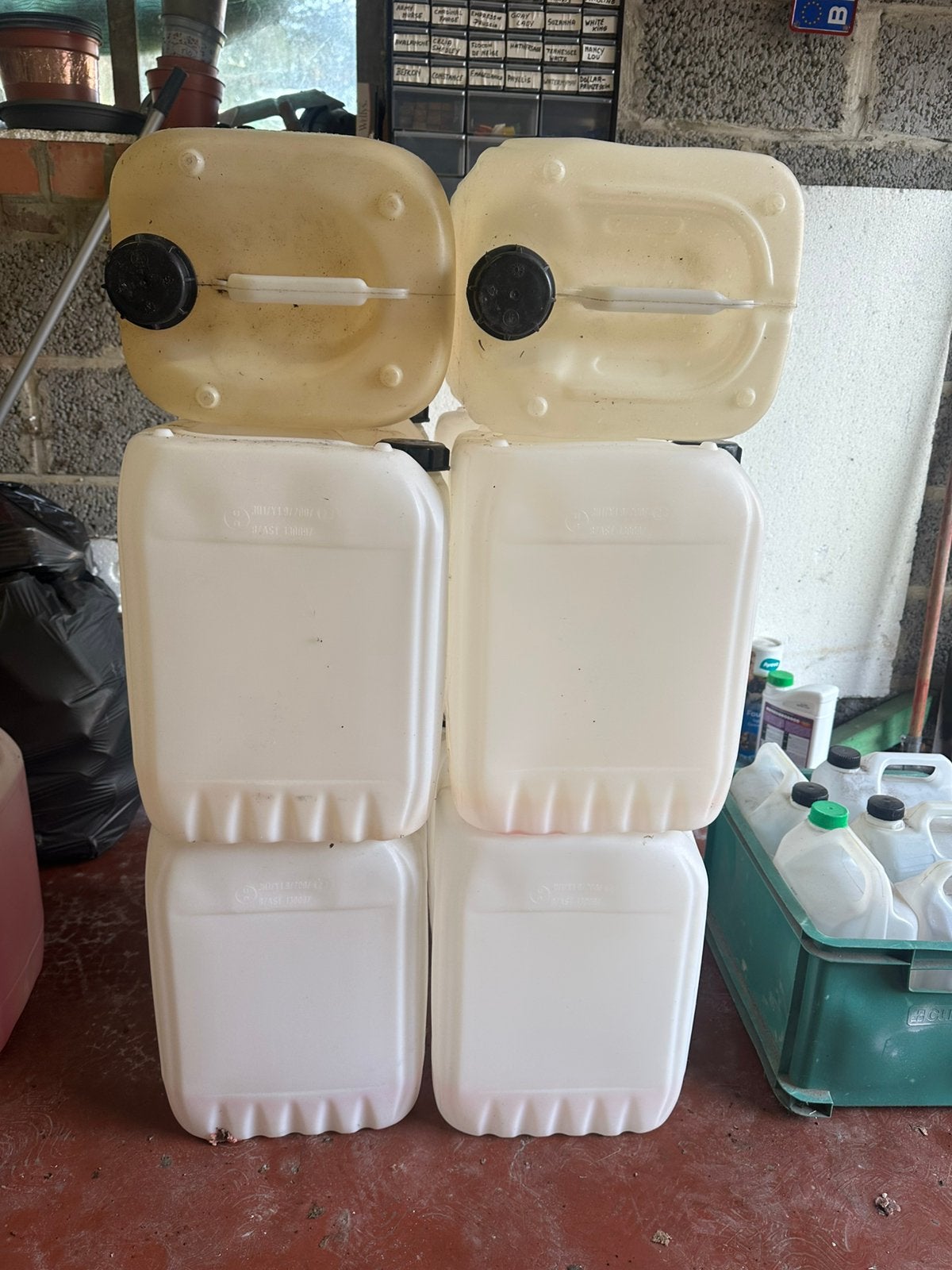 Petrol pullen, Huis en Inrichting, Kachels, Ophalen, Zo goed als nieuw