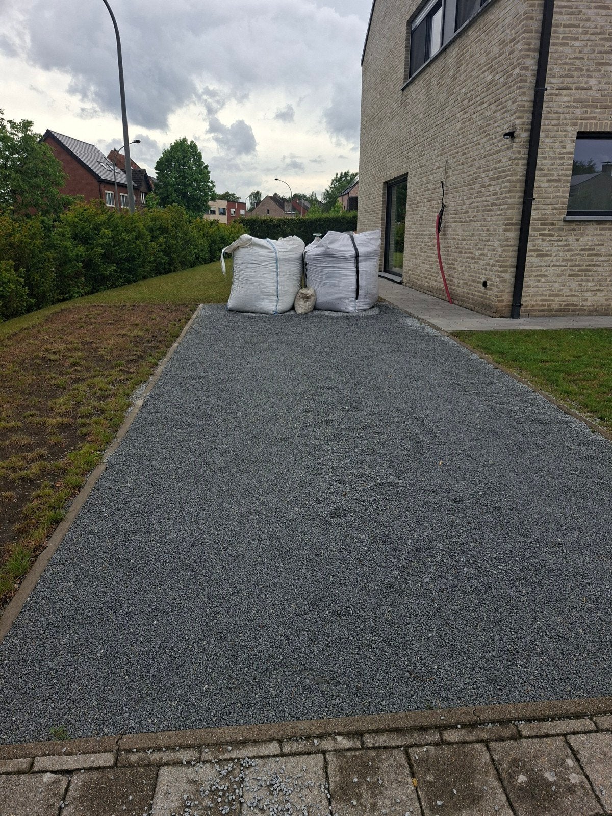 Steenslag Oprit, Ophalen