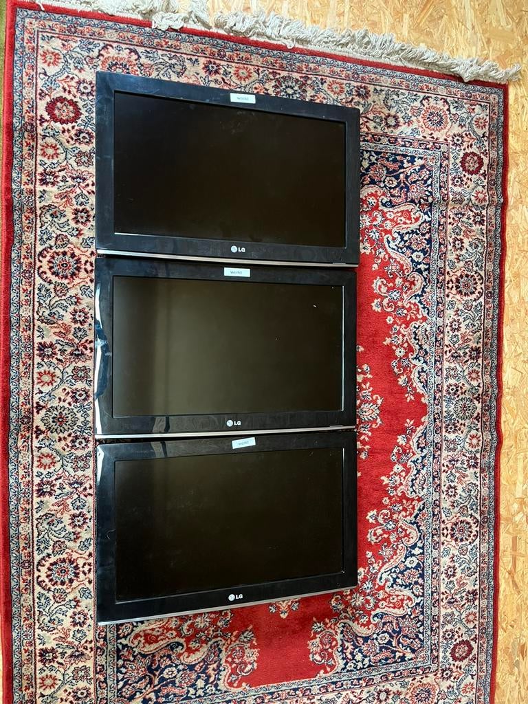 3x LG 27 inch monitoren, 50 Hz, LCD, Enlèvement, Utilisé