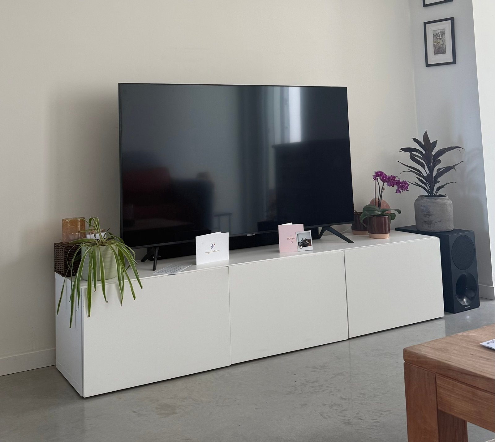 Tv kast, Enlèvement, Comme neuf