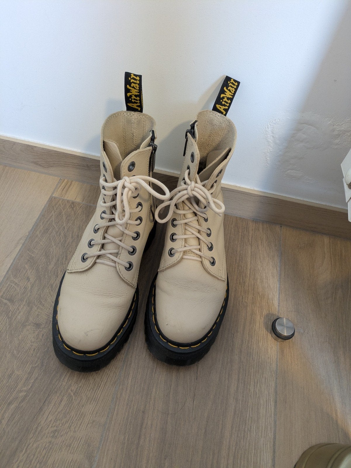 Dr Martens - 38, Kleding | Dames, Schoenen, Wit, Overige typen, Ophalen of Verzenden, Gedragen