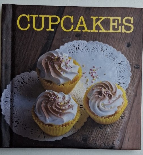 Cupcakes, Hobby en Vrije tijd, Ophalen of Verzenden, Zo goed als nieuw, Taarten of Cupcakes, Boek of Tijdschrift