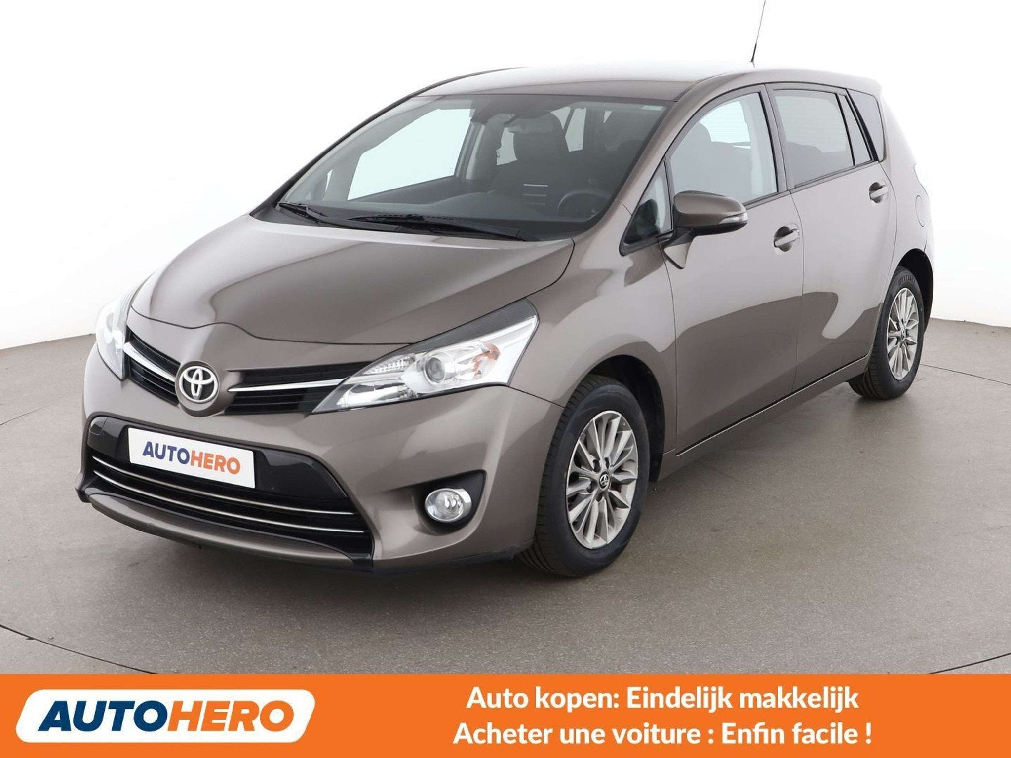 Toyota Verso 1.8 Comfort (année de construction 2016), Autos, Toyota, Achat, Boîte manuelle, 5 portes, 5 places