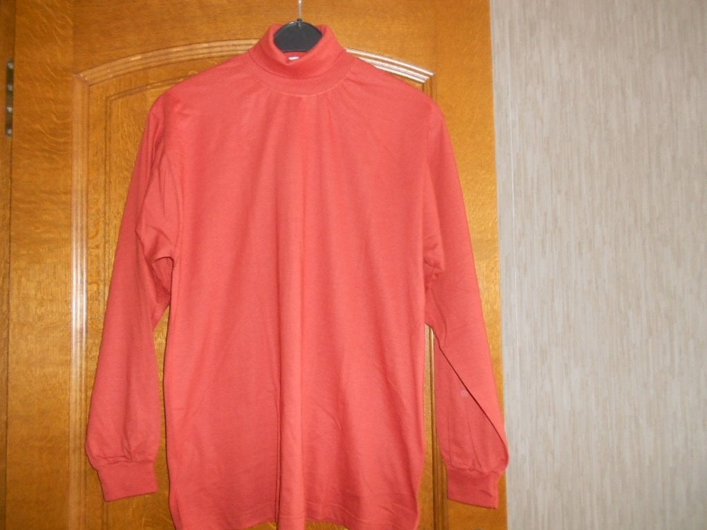 nouveau sous-pull Small/Medium, Vêtements | Hommes, Pulls & Vestes, Enlèvement ou Envoi, Neuf, Taille 48/50 (M)