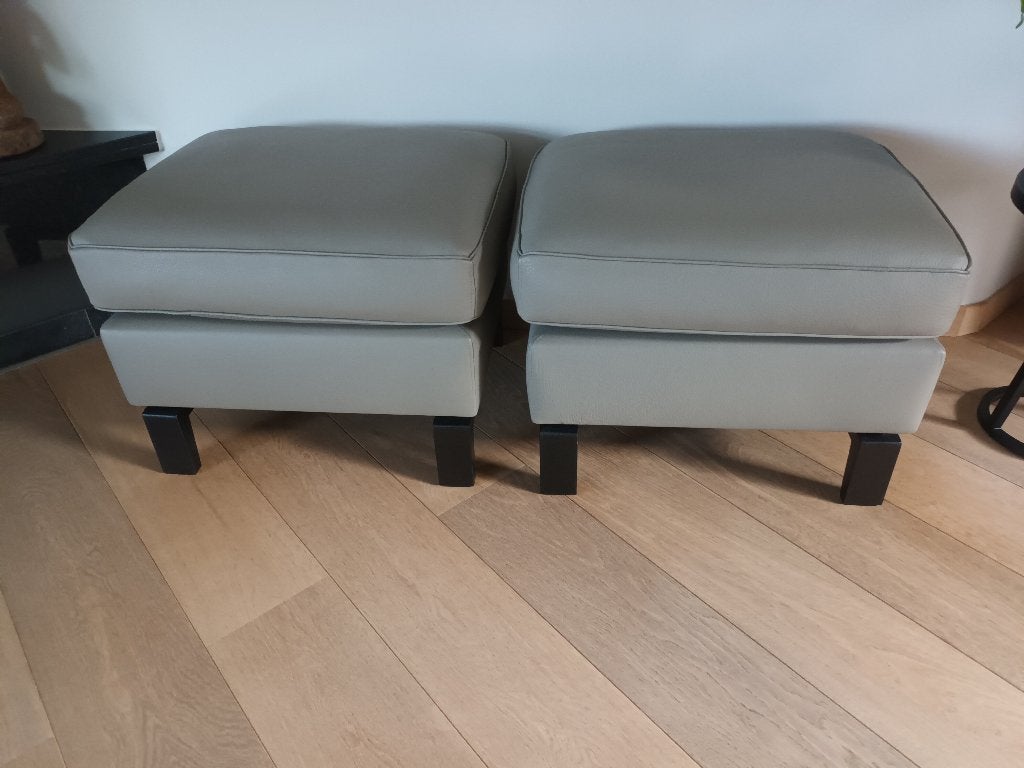 set van 2 voetbanken, Enlèvement, Neuf, Cuir