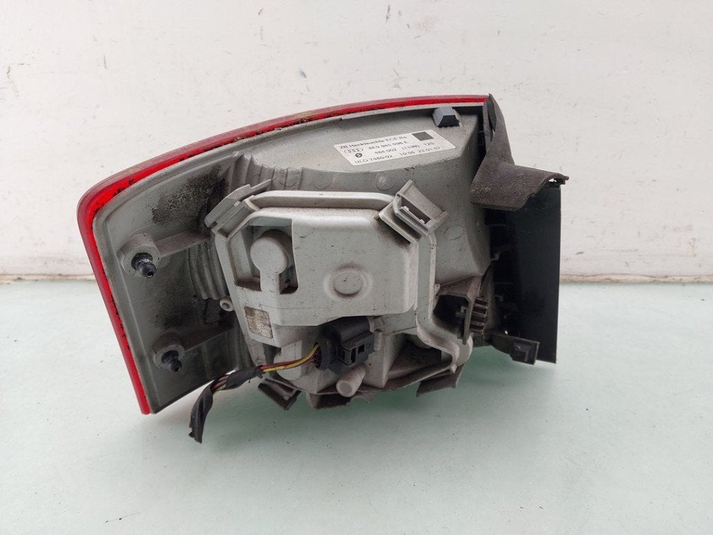 FEU ARRIÈRE DROIT Audi A4 Avant (B7) (|8E9945096E|), Auto-Union-Straße  1,
85057  Ingolstadt, DE, Info@audi.de, Audi, Utilisé