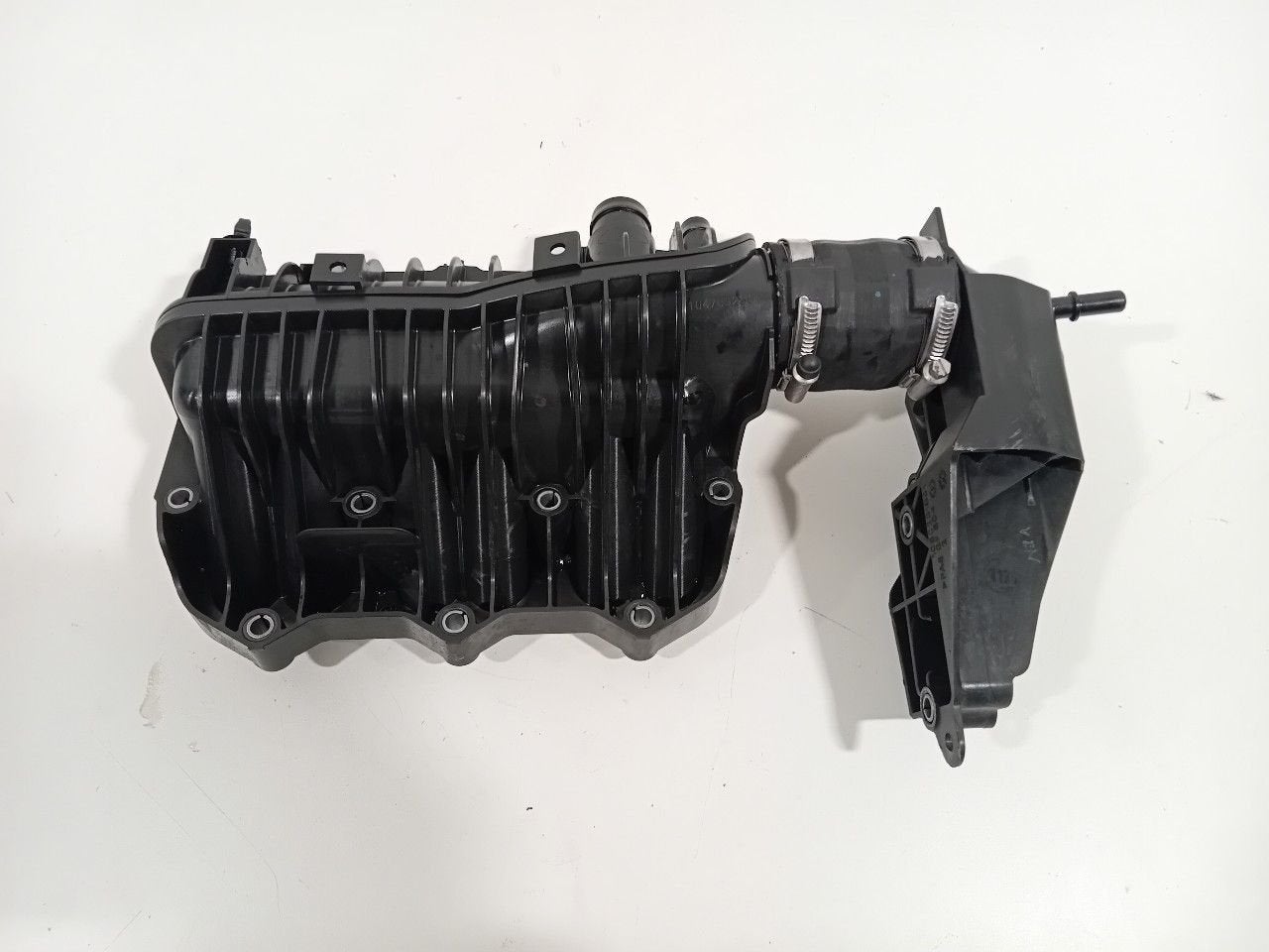 Inlaatspruitstuk Ford Fiesta, Onderdelen@venauto.nl, Van der Ven Autorecycling B.V., Ettenseweg 76, 4706 PB Roosendaal, The Netherlands