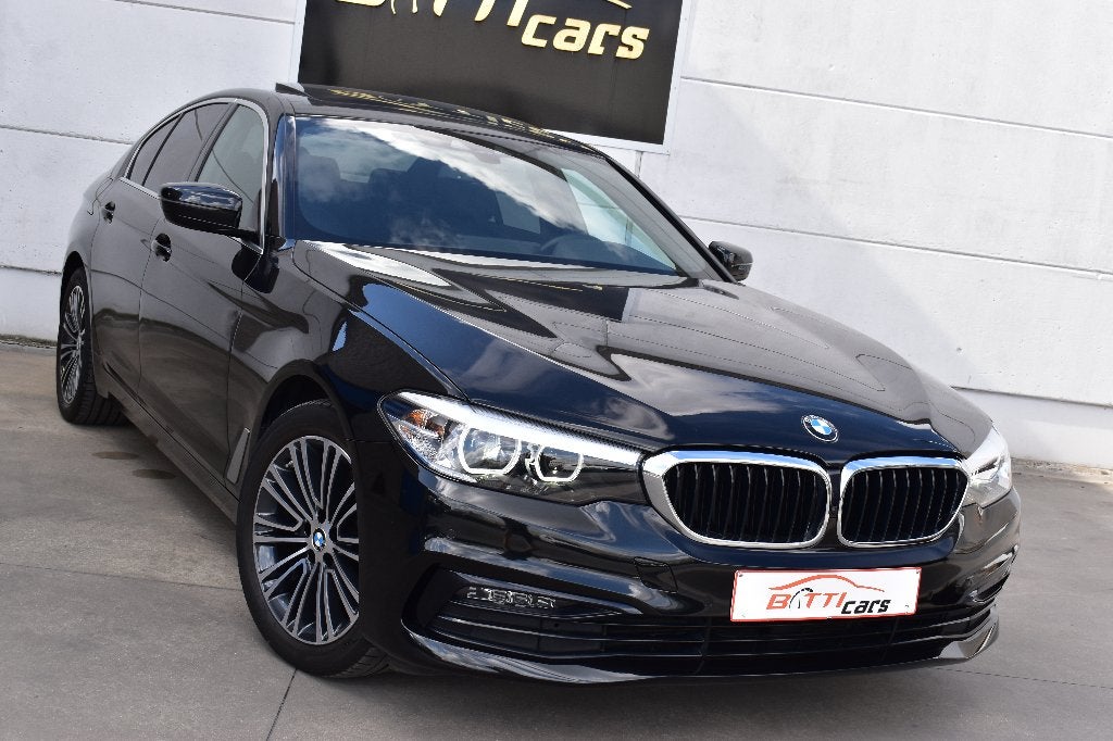 BMW 520i Sport-Line || Cuir || Panodak || Tableau numérique, Autos, Cuir, Entreprise, Garantie prolongée, Carnet d'entretien