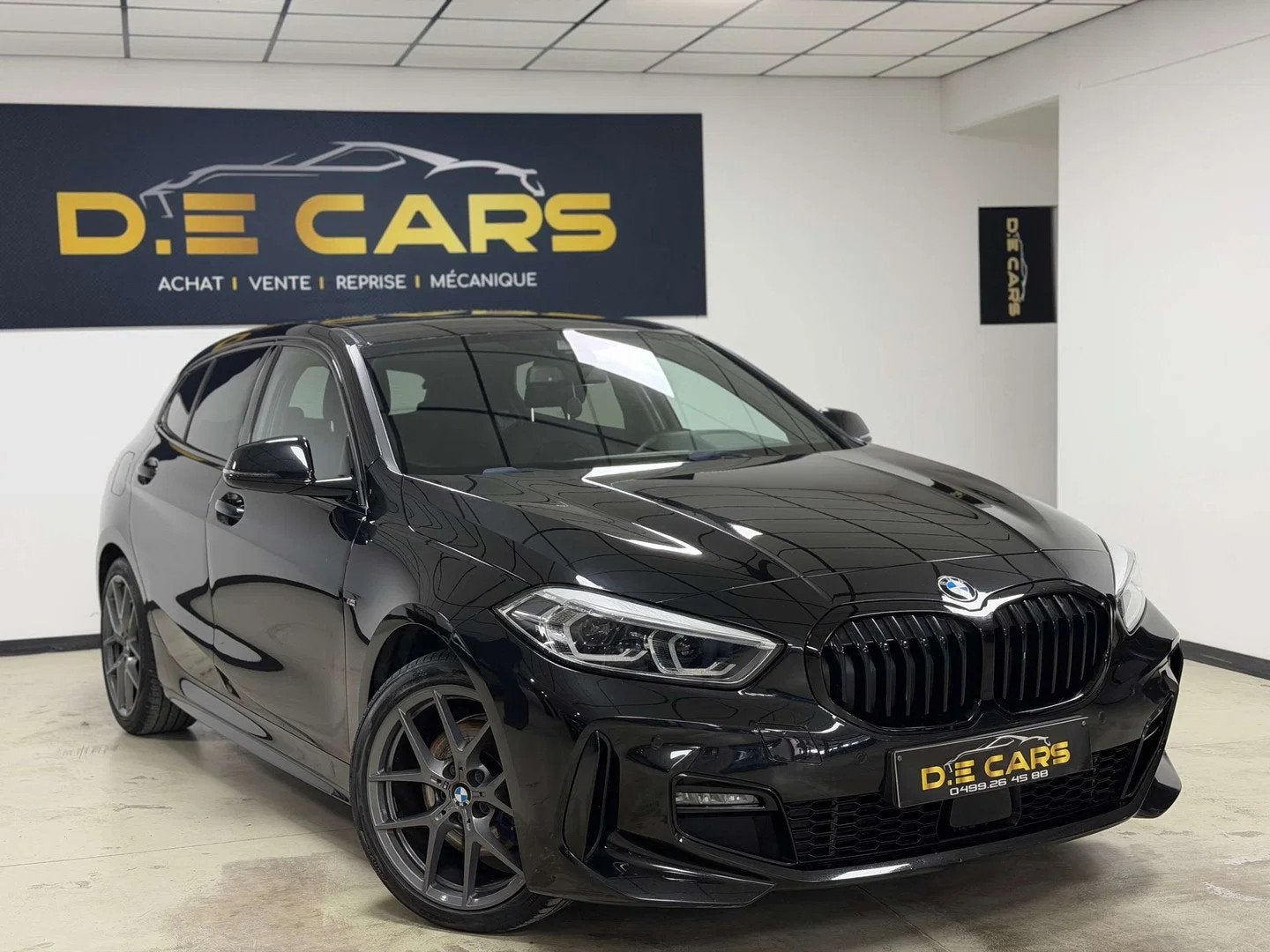 BMW 1 Serie 116 dAS Pack M *LED*NAVI*CARPLAY /GARANTIE 12MOI, Auto's, Automaat, 1 Reeks, 116 pk, Zwart