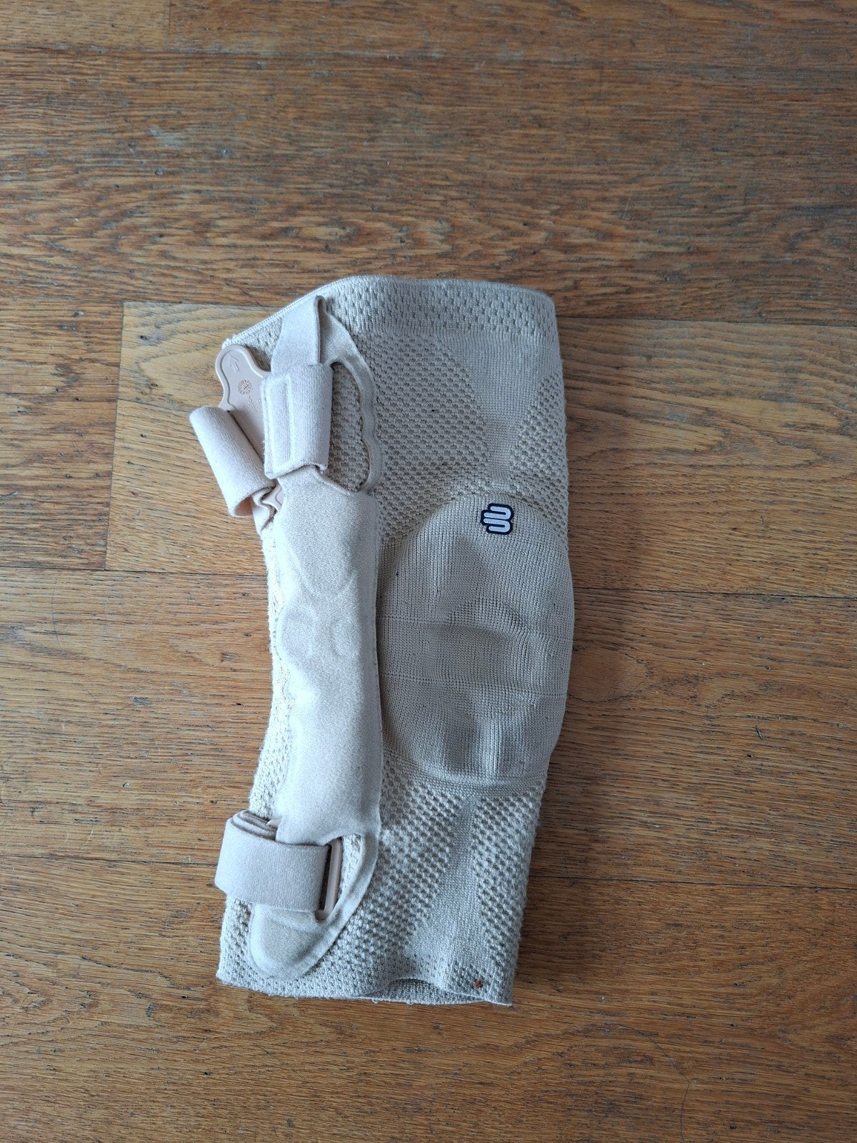 Bauerfeind Genutrain S Kniebrace 3, Verzenden