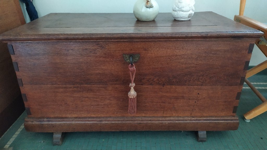 coffre ancien en chêne massif, Maison & Meubles, Accessoires pour la Maison | Coffres, 50 – 75, 50 à 100 cm, Comme neuf, Enlèvement