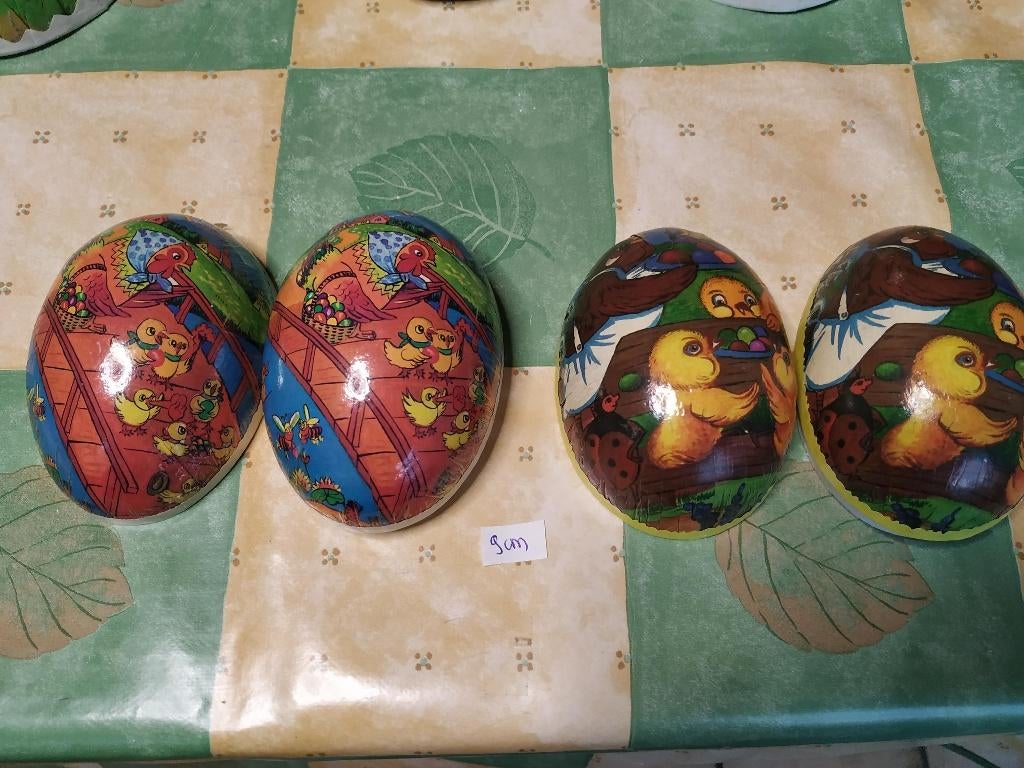 vintage papier marché paaseieren 9cm hiervan 1 stuks nog, Diversen, Pasen, Ophalen of Verzenden