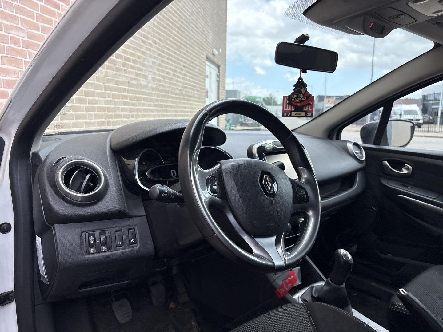 Renault Clio 1.5 dCi ECO Night&Day | € 3.250,- NETTO! | Airc, Auto's, Renault, Zwart, Wit, Bedrijf, 82 g/km