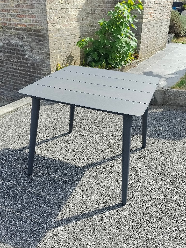 Compacte, vierkante antracietgrijze ijzeren tuintafel, Enlèvement, Utilisé, Aluminium