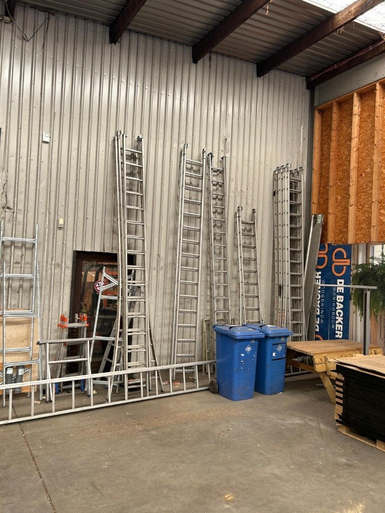 Partij professionele aluminium ladders verschillende lengtes, Pliable ou rétractable/escamotable, Échelle, Enlèvement, Utilisé