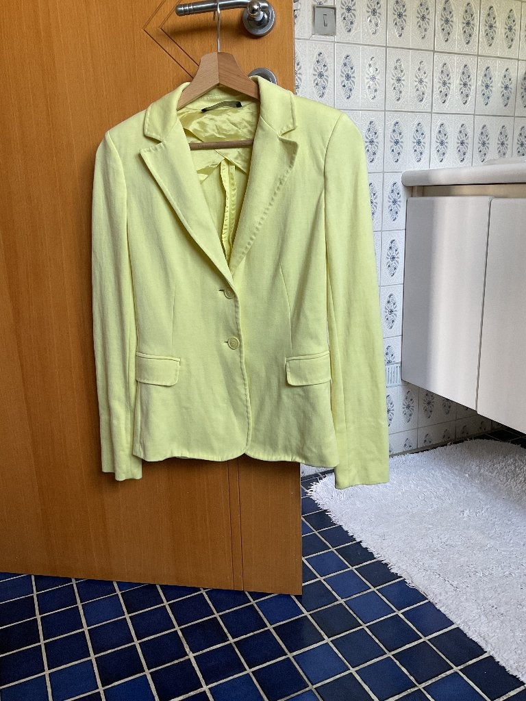 Blazer MaxMara geel maat S, Kleding | Dames, Jasjes, Kostuums en Pakken, Geel, Max Mara, Ophalen of Verzenden, Zo goed als nieuw