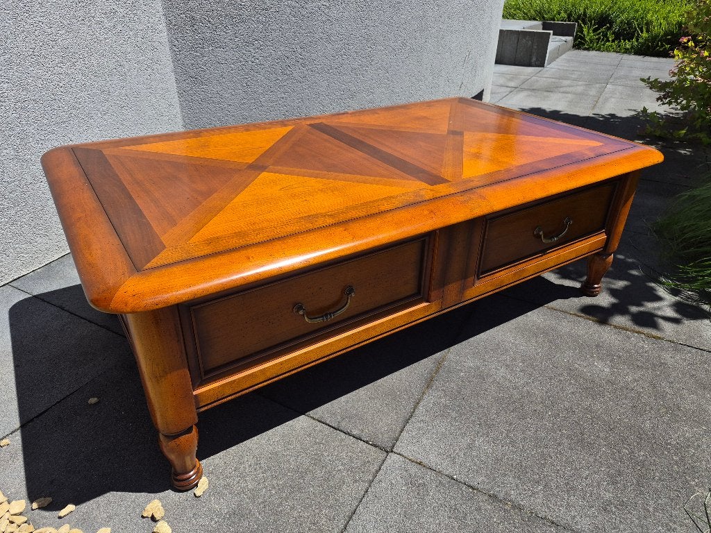 Table basse en merisier, Enlèvement