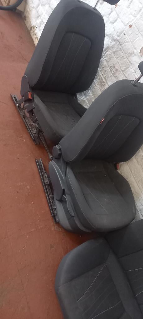 Siege auto, Enlèvement, Seat