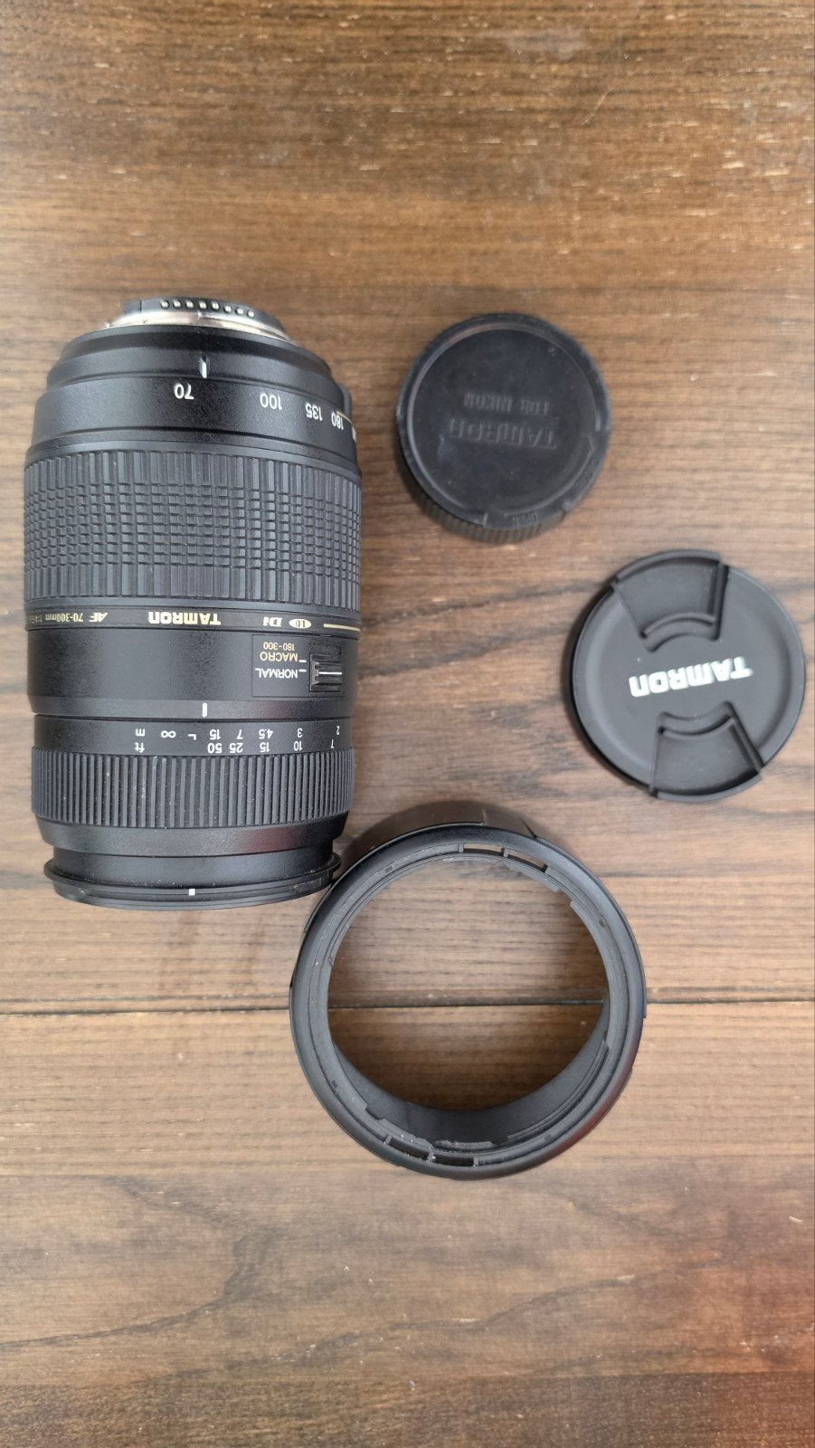 Tamron AF 70-300mm f/4-5.6 Di Tele-Macro lens voor Nikon, Enlèvement, Nikon, Téléobjectif, Pare-soleil