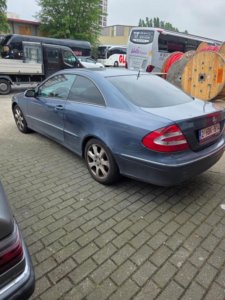 Mercedes CLK 240 Benzine Automaat zie beschrijving, Auto's, Mercedes-Benz, Automaat, 4 zetels, 2497 cc, Blauw