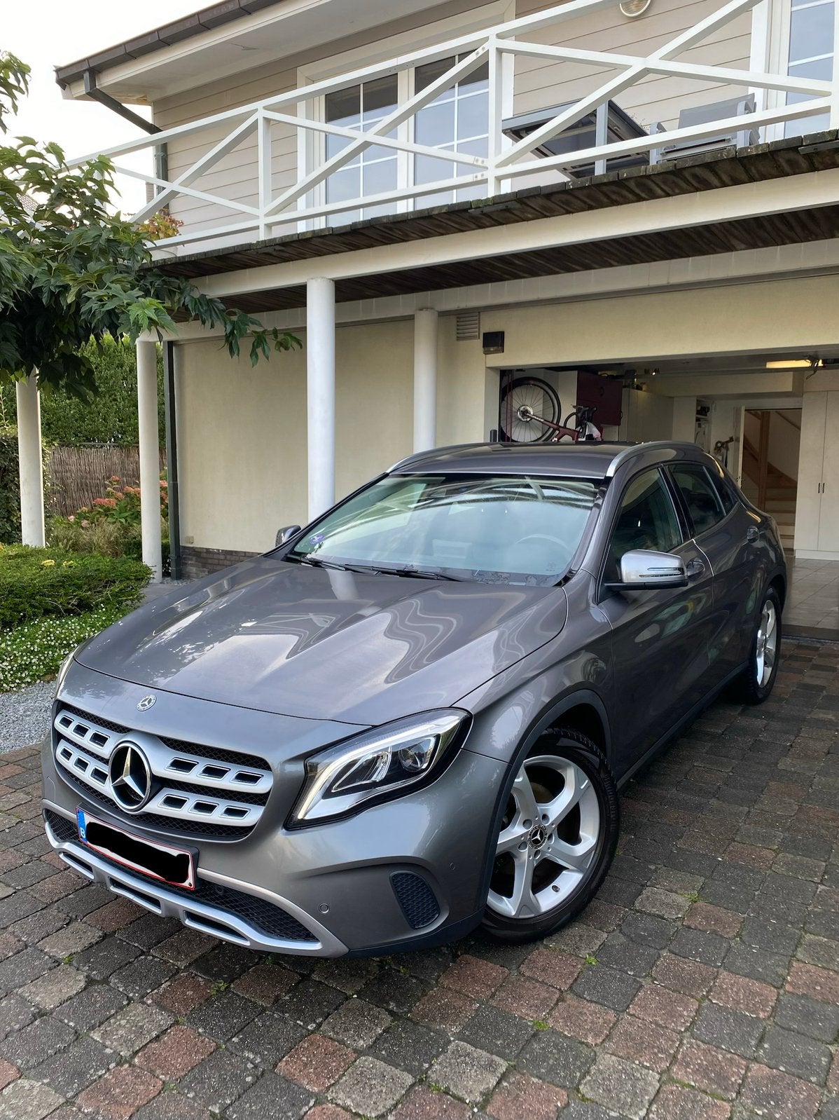 Mercedes GLA 180 essence avec attelage, Autos, Argent ou Gris, Achat, Euro 6, Noir