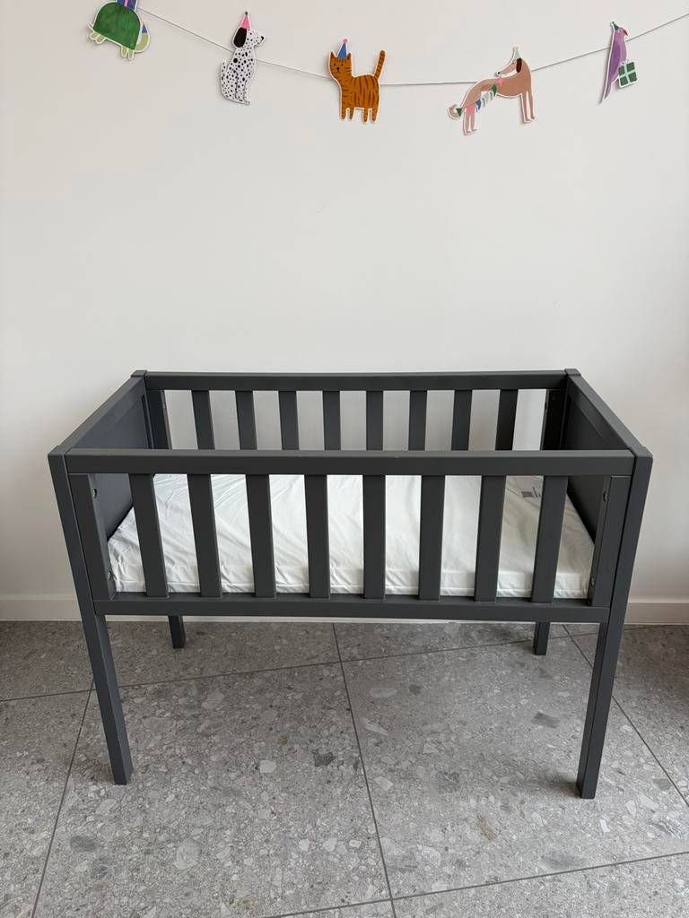 Babybedje / ledikant Troll Loft + matras Dolfijn Dreambaby, Ophalen, Zo goed als nieuw, Ledikant