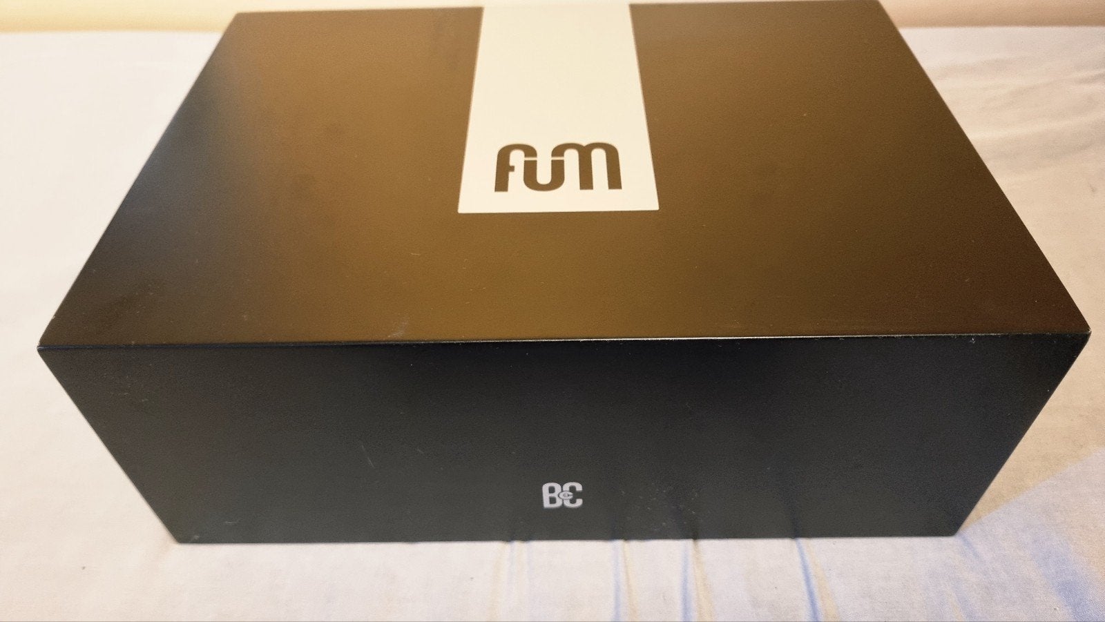 Fum Box Large B4CC — Okumé houten humidor., Ophalen of Verzenden, Zo goed als nieuw, Tabaksdoos of Verpakking