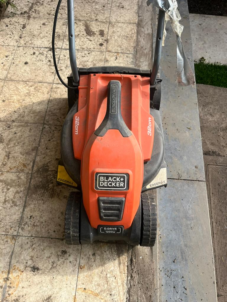 Black & decker grasmachine, Jardin & Terrasse, Tondeuses à gazon, Enlèvement, Comme neuf