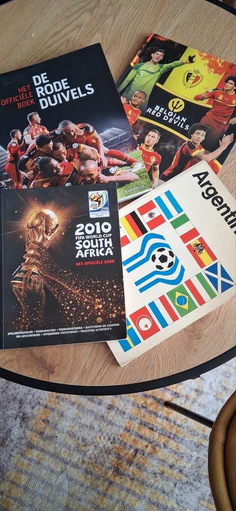 Voetbalboeken van o.a. Rode Duivels, WK '78, Enlèvement, Utilisé, Sports et Loisirs